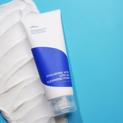 Isntree Hyaluronic Acid Low-pH Cleansing Foam 150ml